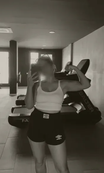 Aleksandra, 25