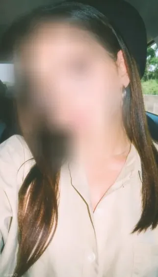 Farah, 25