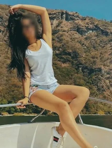 Hayley, 27