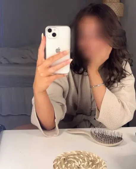 Laura, 20