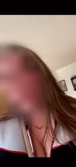 Mhairi, 25