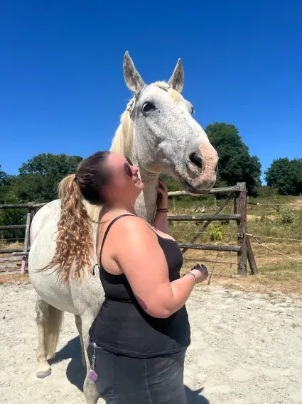 Samantha, 23